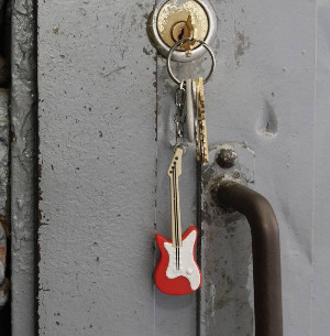 Privezak za ključeve- gitara