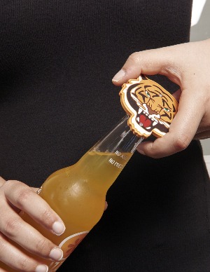 Otvarač za flaše-tigar